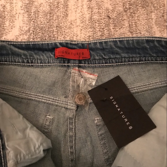 Mid/low rise cargo jeans. - Picture 4 of 4